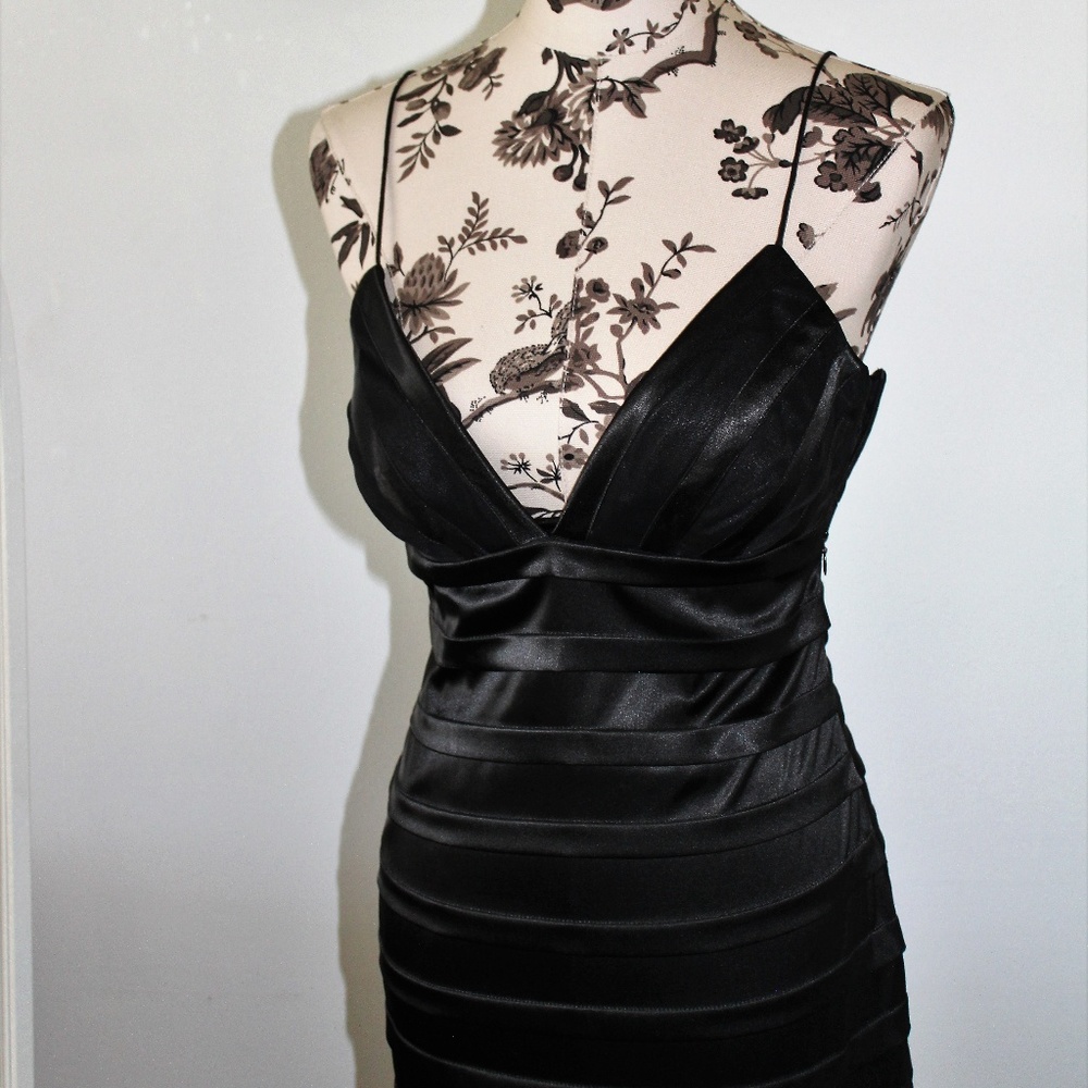Blondie Nites Black Formal Prom Dress - Picture 2 of 7